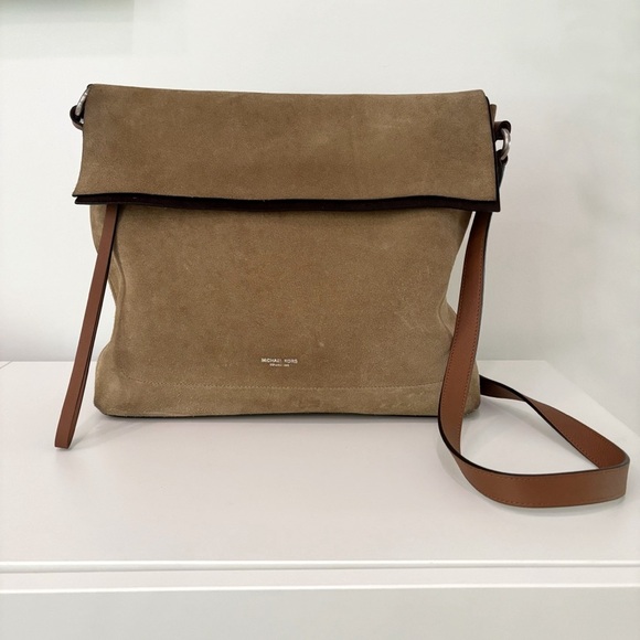 Michael Kors Collection Sedona Large Suede Flap Messenger Bag Tan Brown - Picture 4 of 14